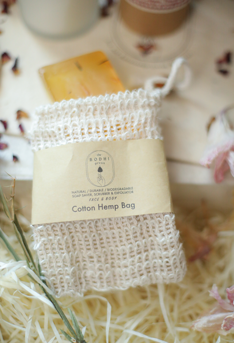 This soap saver, scrubber & exfoliator bag is made from all natural cotton hemp designed to help you make a positive impact on the environment while enjoying the benefits of using soap. 